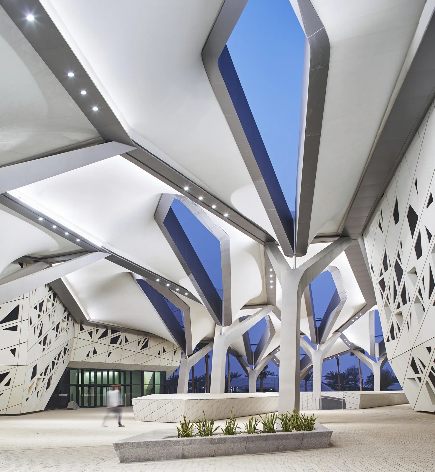 Steel columns carrying the courtyard canopies